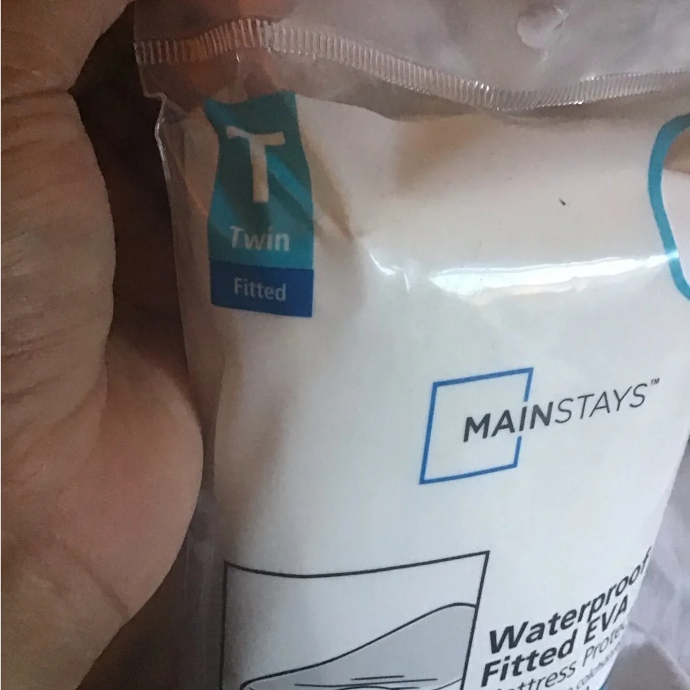 Mainstays twin waterproof fitted Eva mattress protector NEW